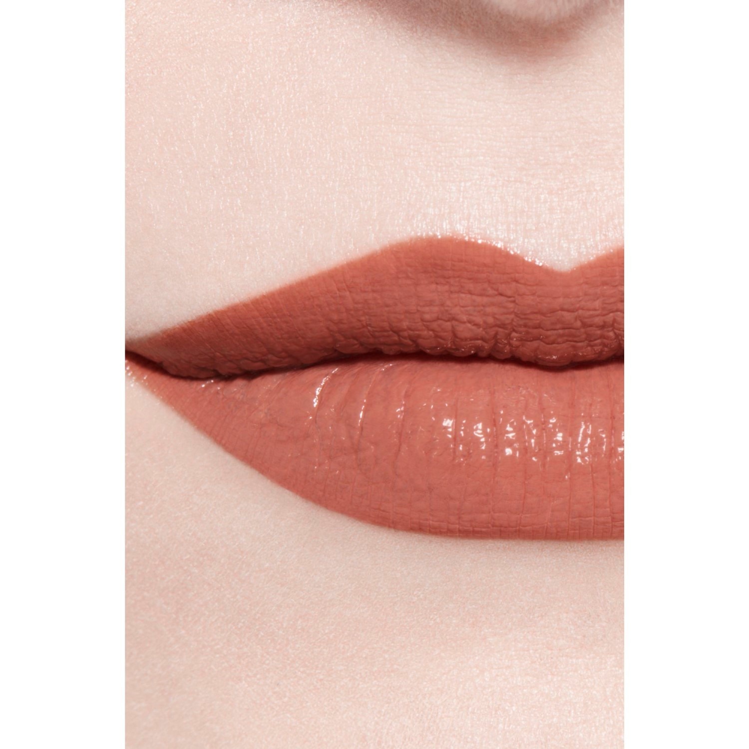 la barra de labios líquida brillante de larga duración